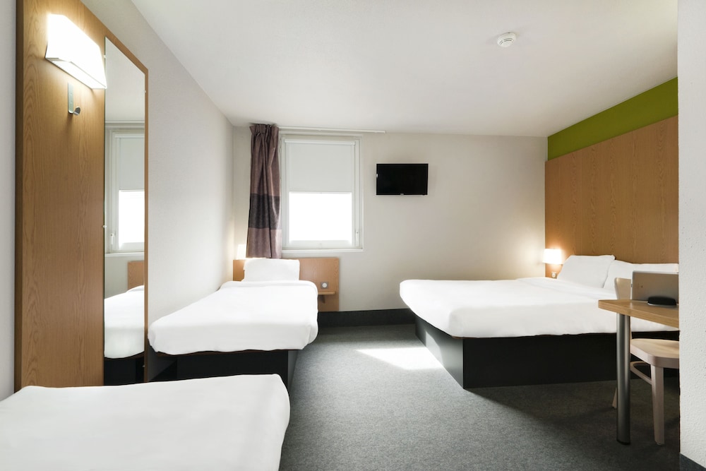 Quadruple Room, Non Smoking photo 2