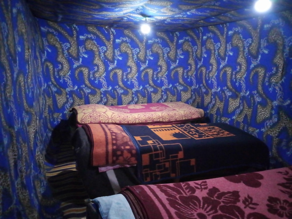 Tent, Multiple Beds photo 2