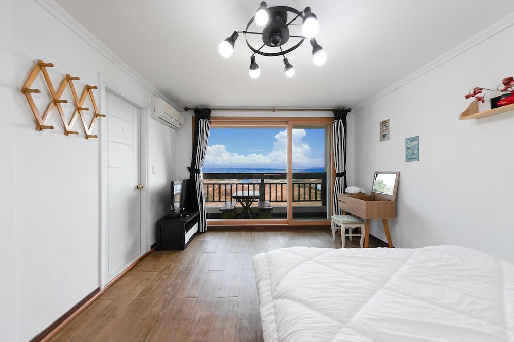 Basic Room, 1 Bedroom (Shapran 201(Ocean View)) - Photo 2