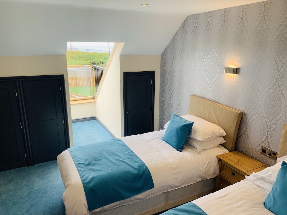 Comfort Twin Room, Ensuite, Sea View (In roof balcony) photo 3