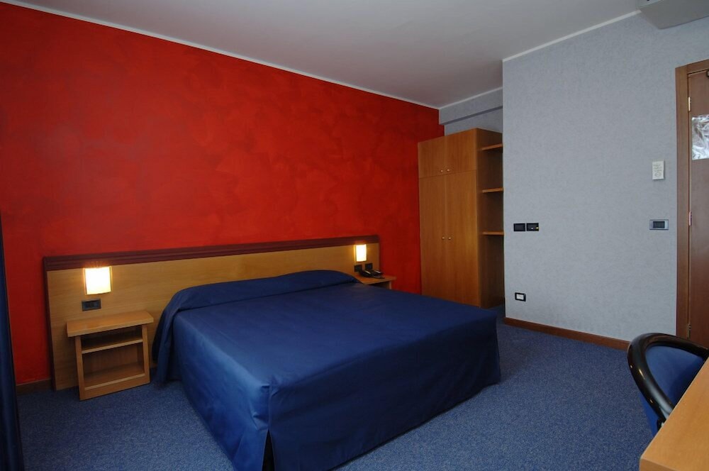 Business Double Room Single Use, 1 Double Bed photo 1