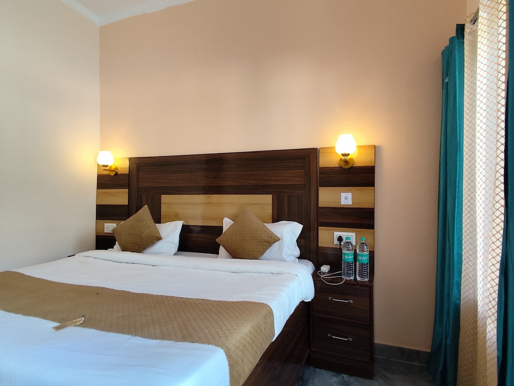 Deluxe Double Room, Balcony, Mountain View