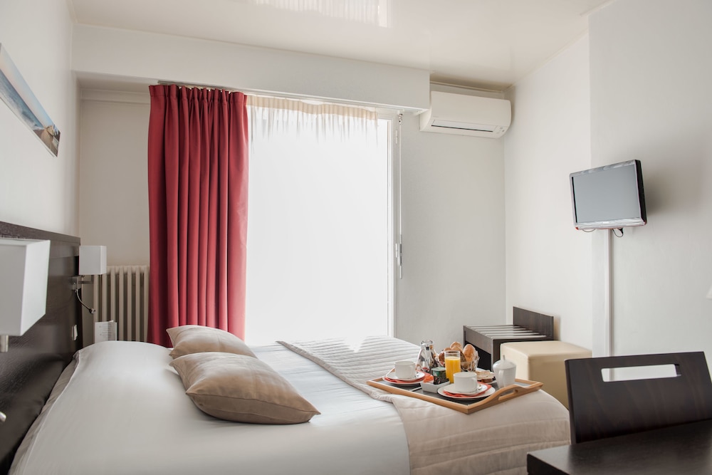 Double Room - Photo 9