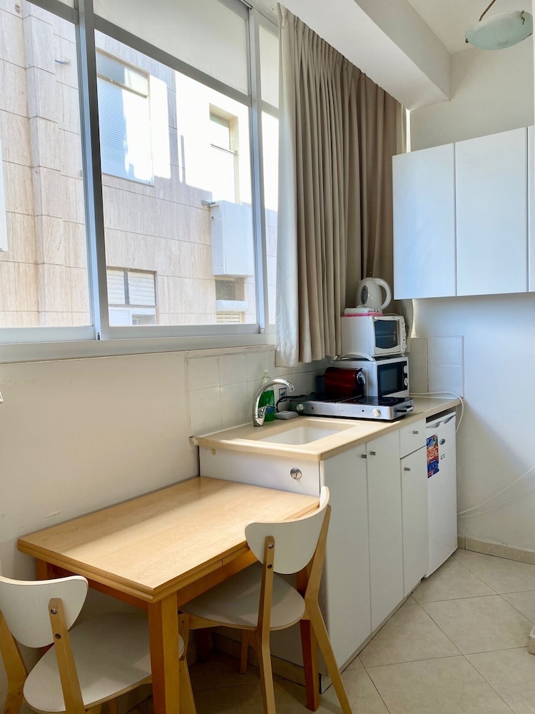 Deluxe Studio, Hayarkon 210 apartment 1 photo 2