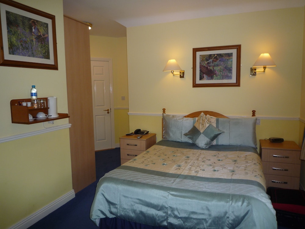 Double Room (Room Only) photo 2