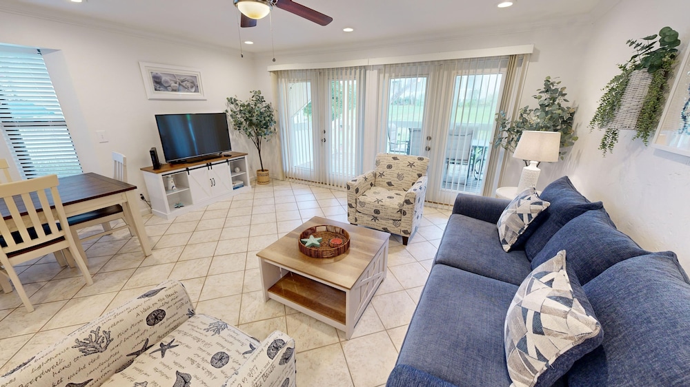 Condo, 2 Bedrooms
