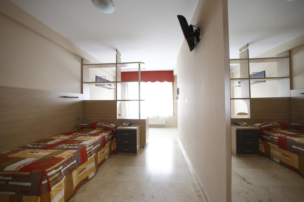 Junior Studio, Kitchenette