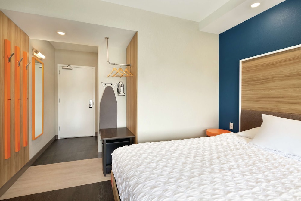 Room, 1 King Bed photo 1
