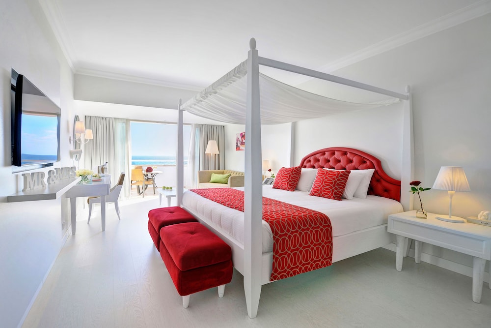 Honeymoon Studio Suite