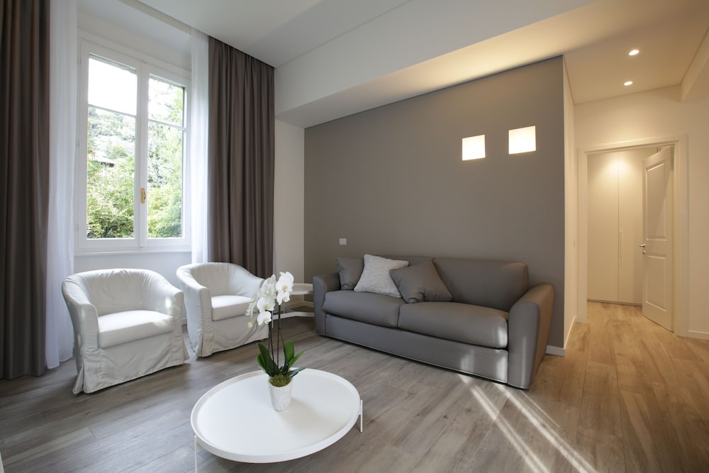 Suite, Terrace, Garden View