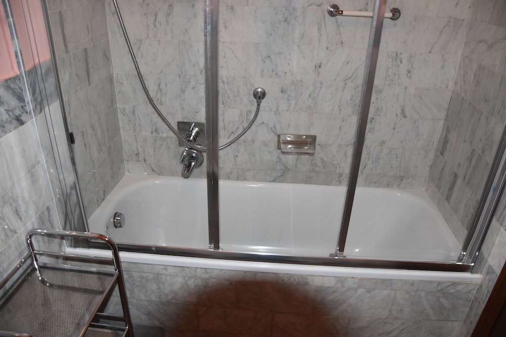 Triple Room (Silver Suite) photo 3