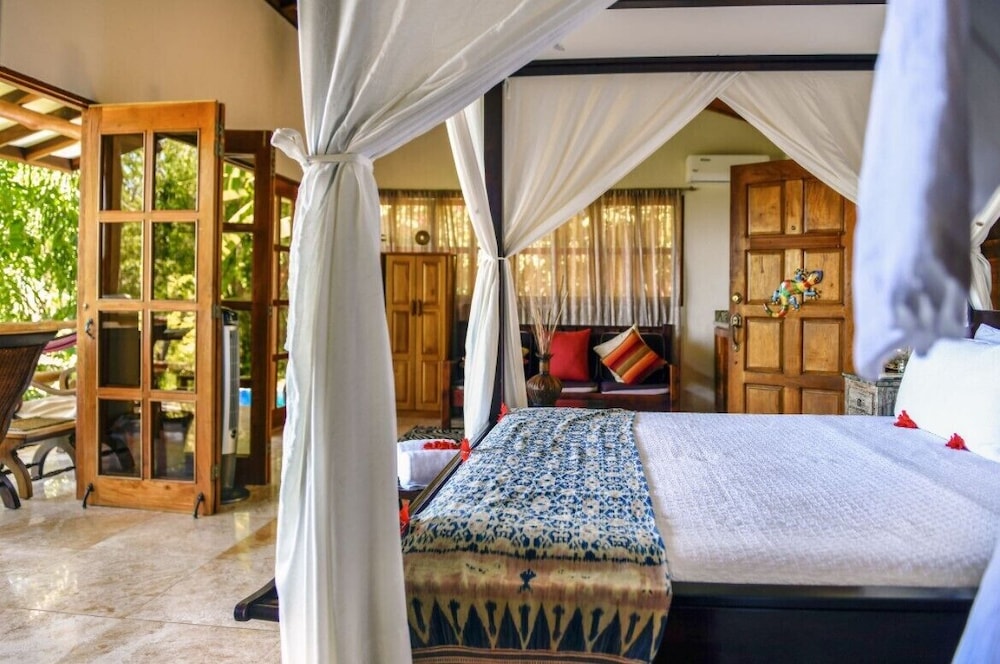 Villa photo 1