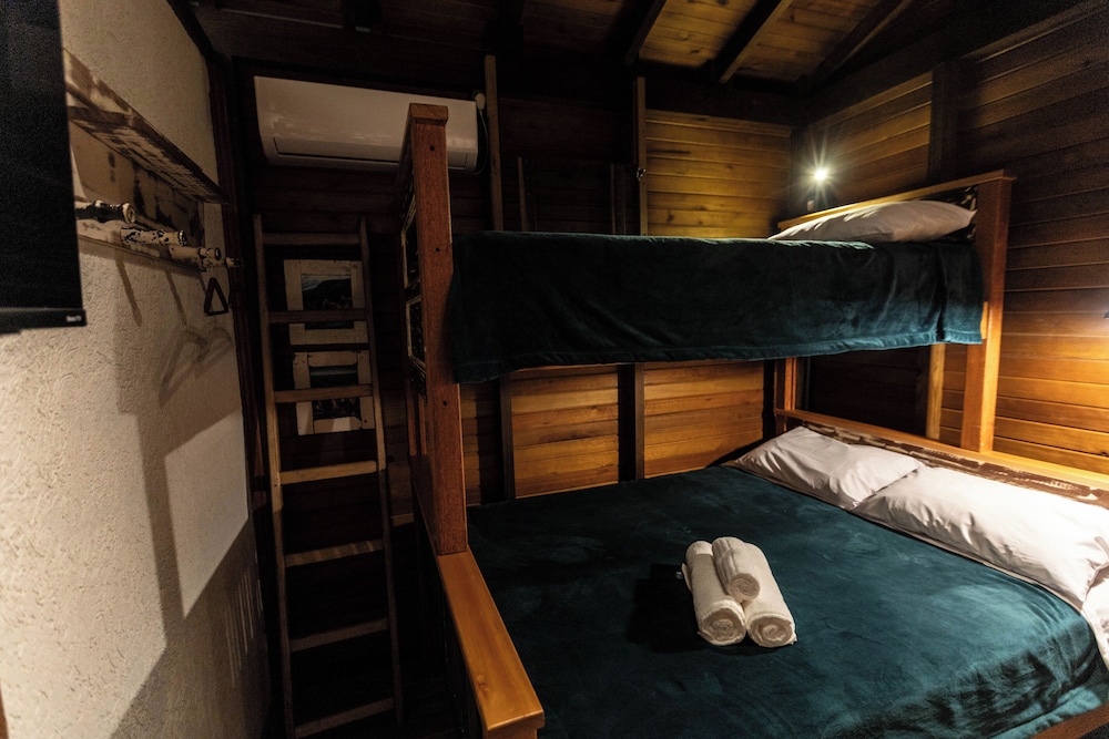 Basic Cabin, 1 Bedroom photo 2