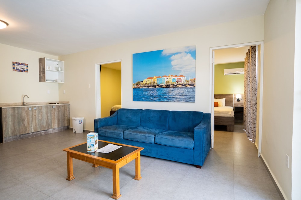 Superior Room, 2 Bedrooms, Non Smoking, Pool View photo 3
