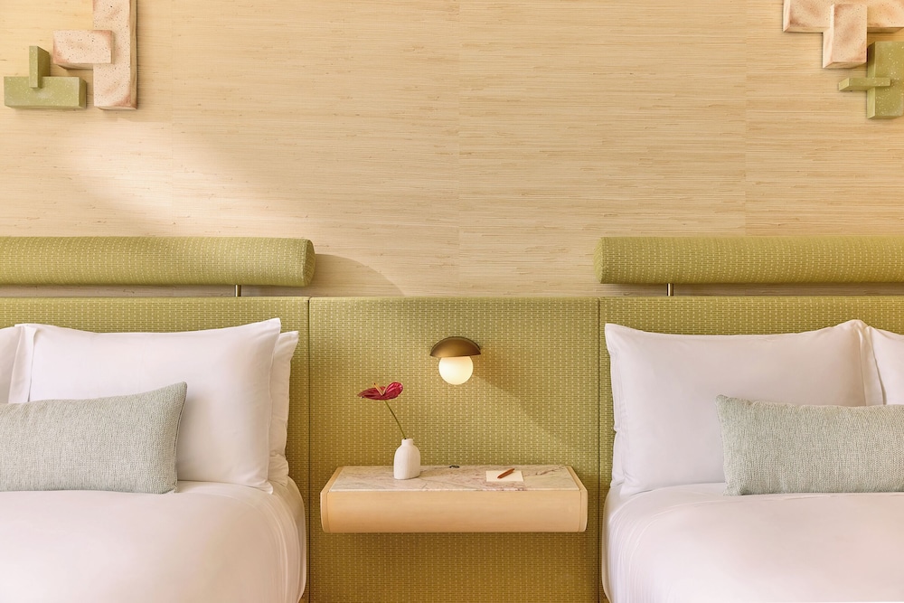 Room, 2 Queen Beds, Accessible, Partial Ocean View (Accessible) - Photo 2