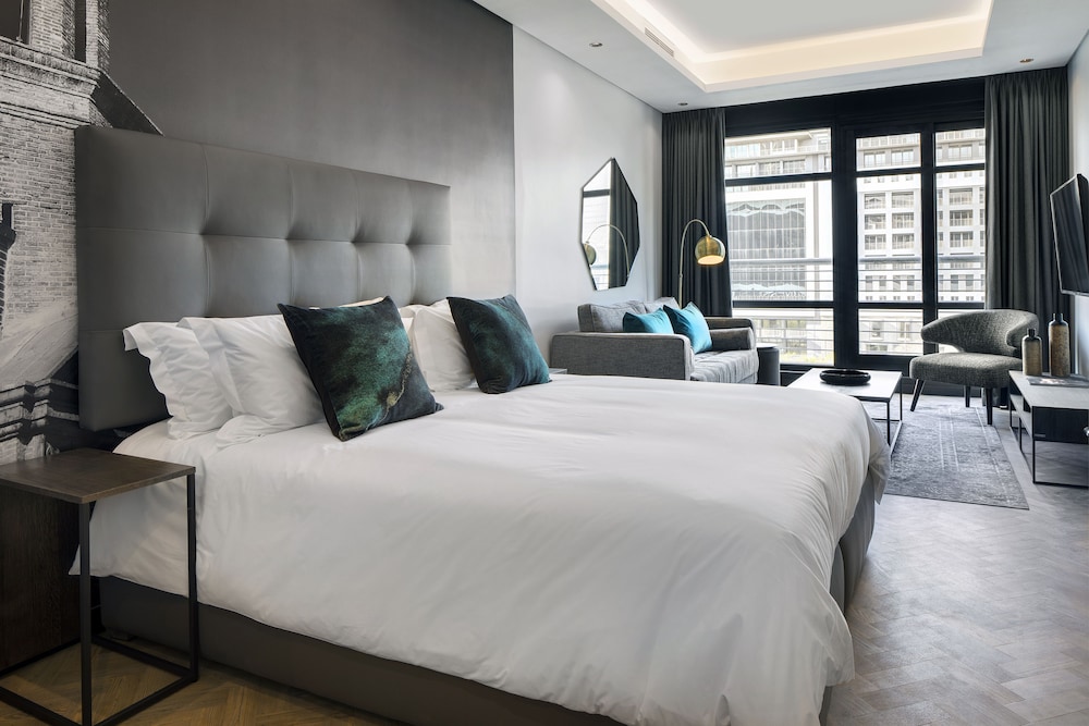 Studio, 1 King Bed, City View photo 2