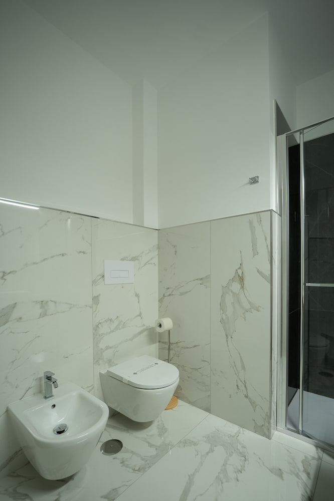 Standard Double Room Single Use - Photo 3