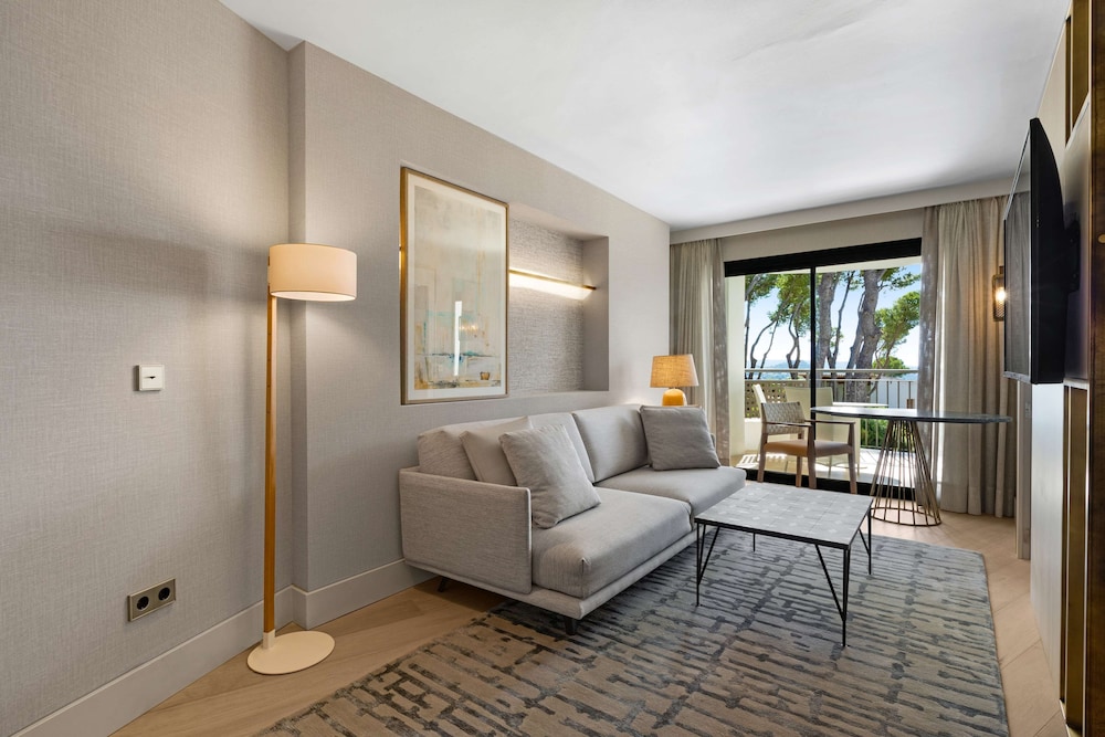 Suite, Balcony