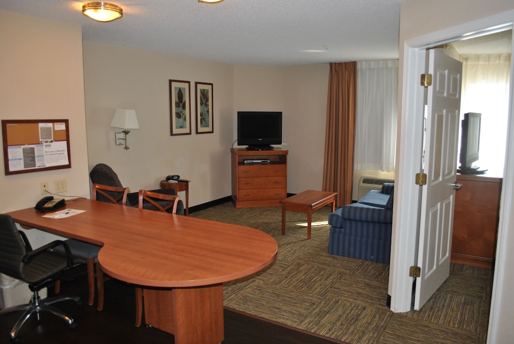 Deluxe Suite, 1 Bedroom, Accessible, Non Smoking (Mobility Accessible) photo 2