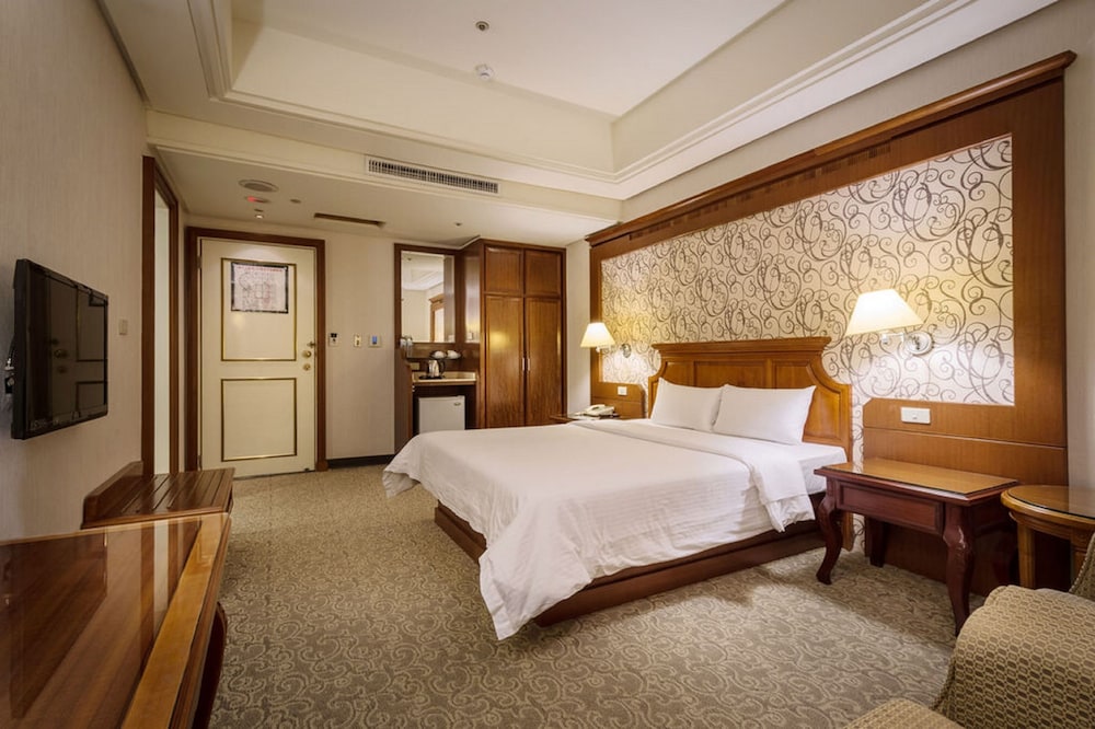 Standard Double Room, Bathtub photo 1