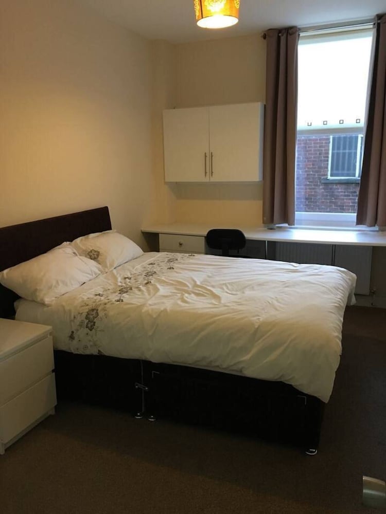 Apartment photo 2