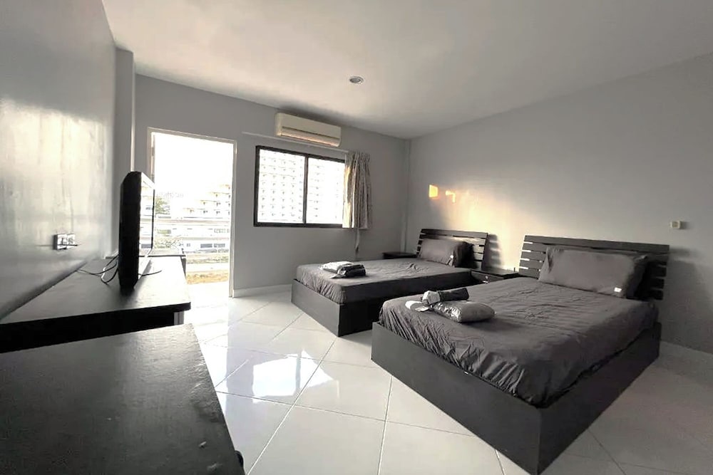 Deluxe Room, Balcony, Partial Sea View