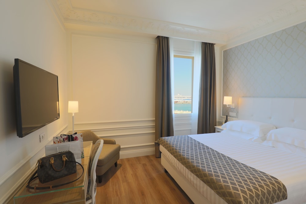 Executive Room - Photo 2