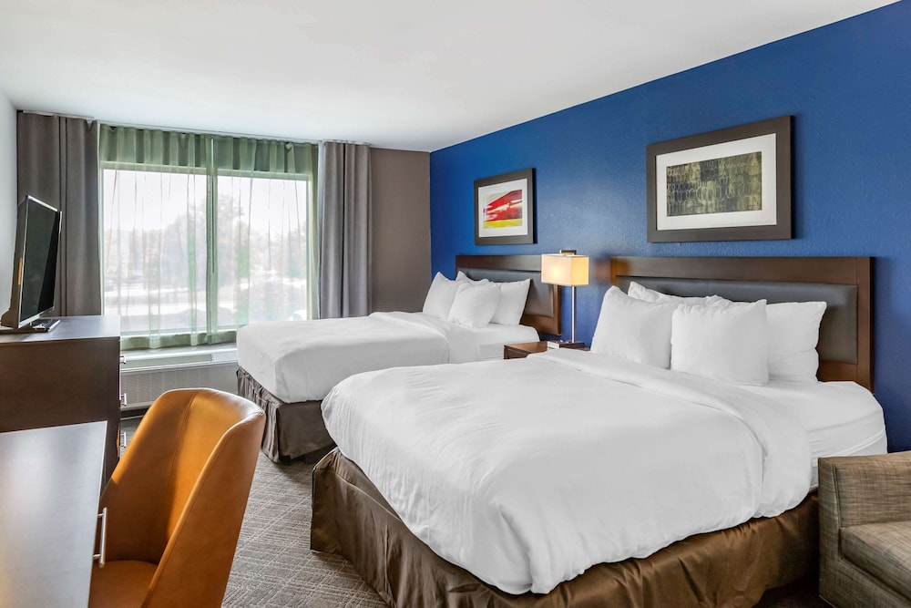 Room, 2 Queen Beds, Accessible, Non Smoking - Photo 1