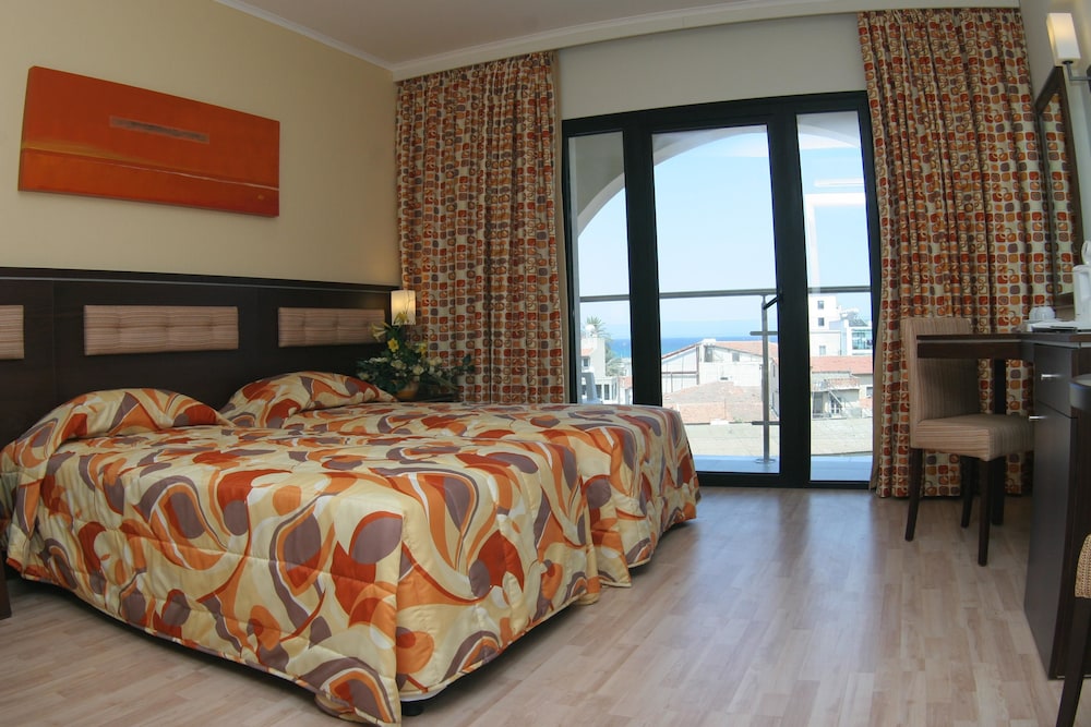 Superior Double Room, City View