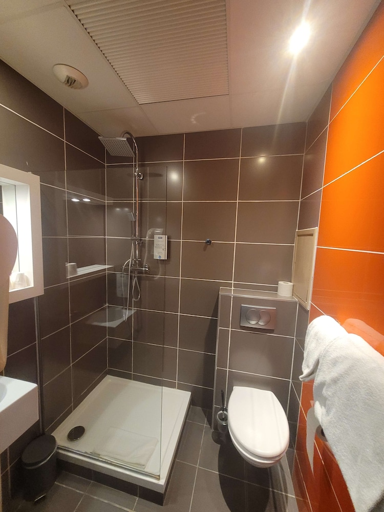 Room, Multiple Beds - Photo 21