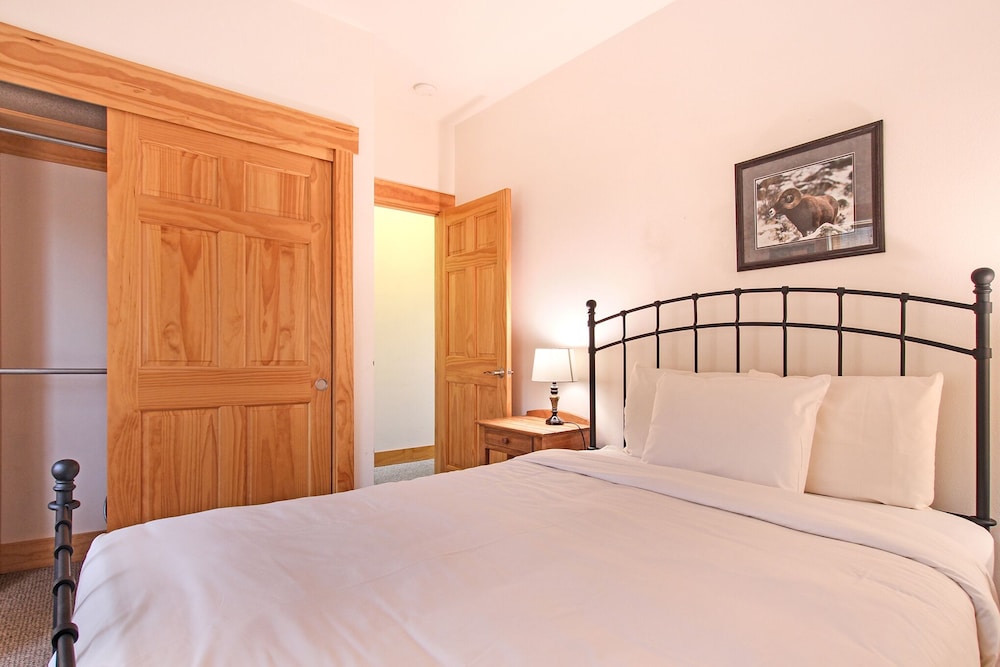 Condo, 3 Bedrooms