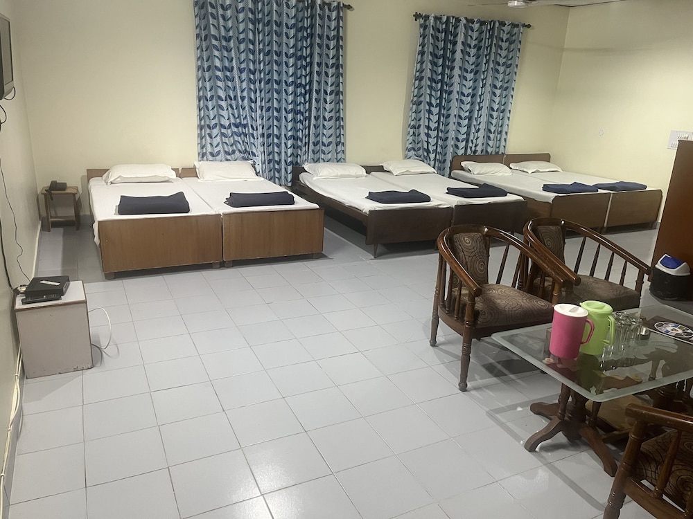 6 Bedded Shared Dormitory photo 1