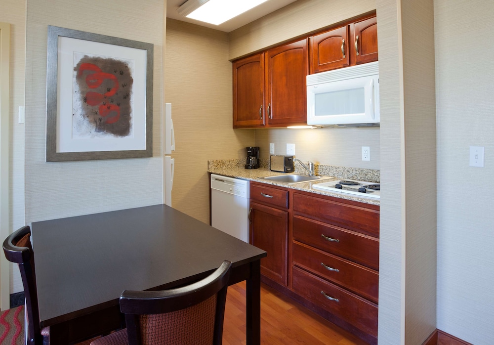 1 Bdrm Ste 2 Queens NoSmk - Photo 5