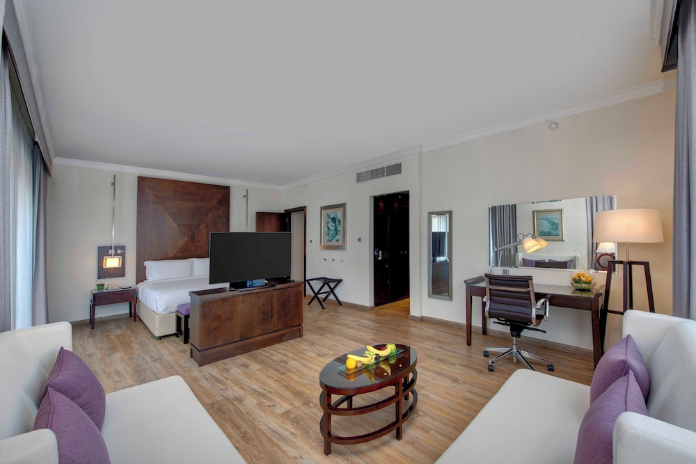 Suite, 1 Bedroom (Club Rotana Spacious One) photo 2