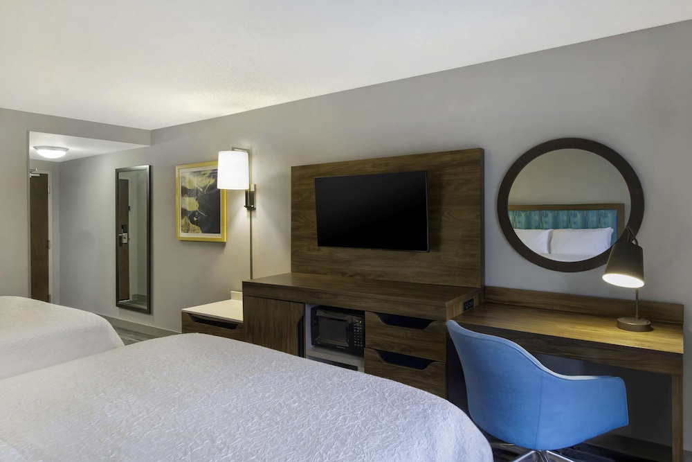 Room, 2 Queen Beds, Accessible, Non Smoking - Photo 3