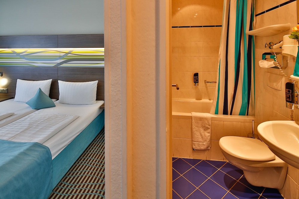 Family Studio Suite, Balcony photo 2