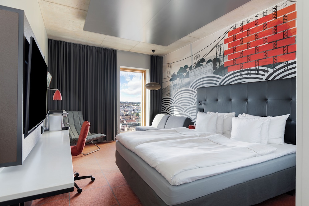 Room, 1 King Bed (Solo Up with sofa bed)