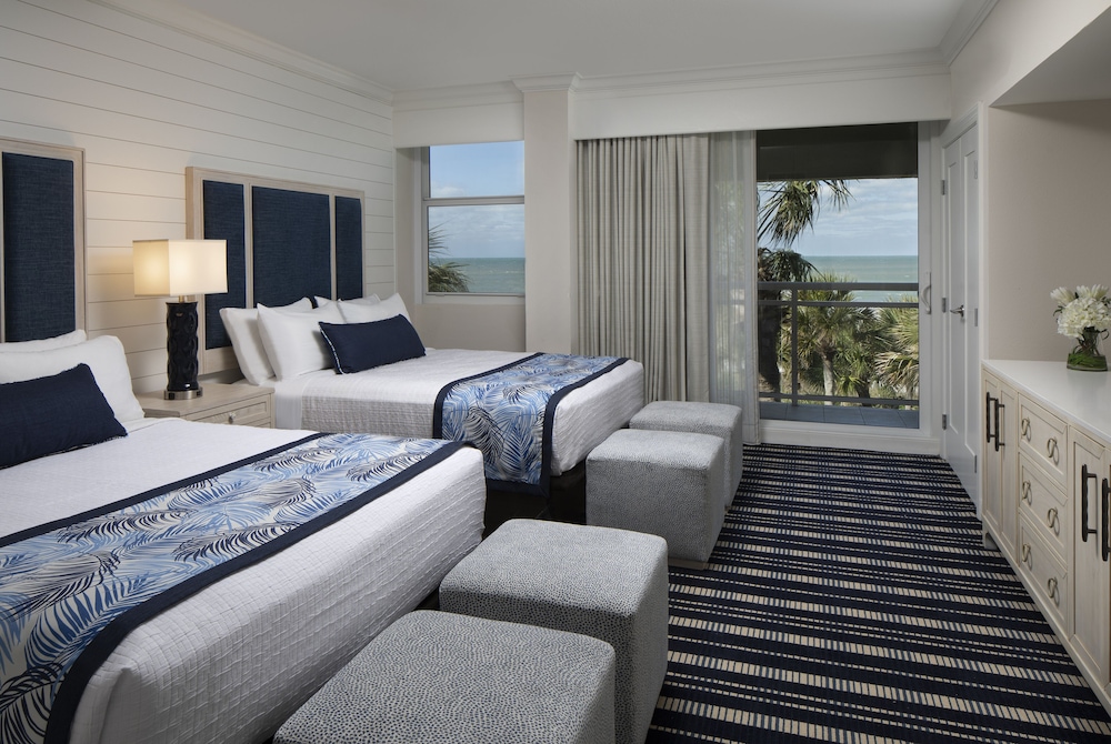 Spacious Two Bedroom King/Two Queens Suite - Beach View photo 3