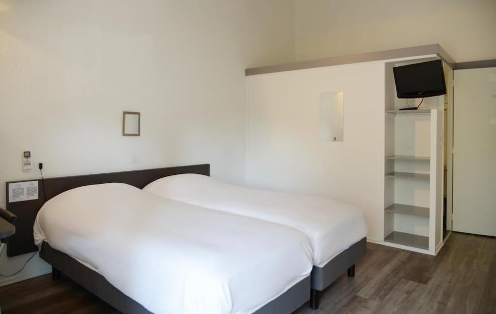 Classic Twin Room