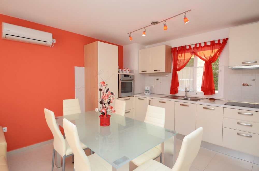Apartment (Two Bedroom Apartment with Terrace) photo 3