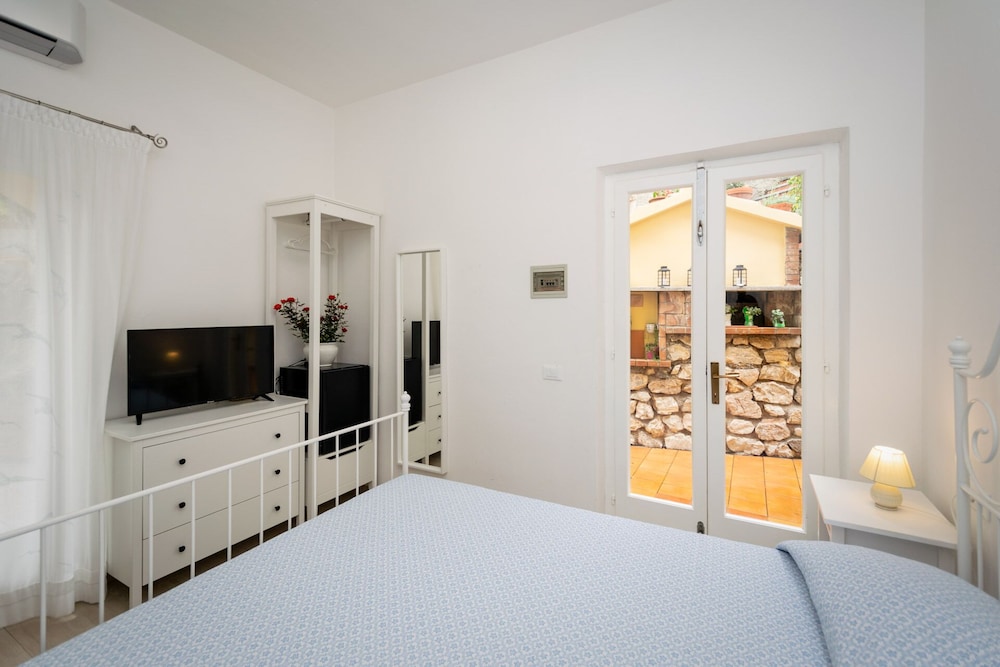 Economy Double Room, Balcony photo 2