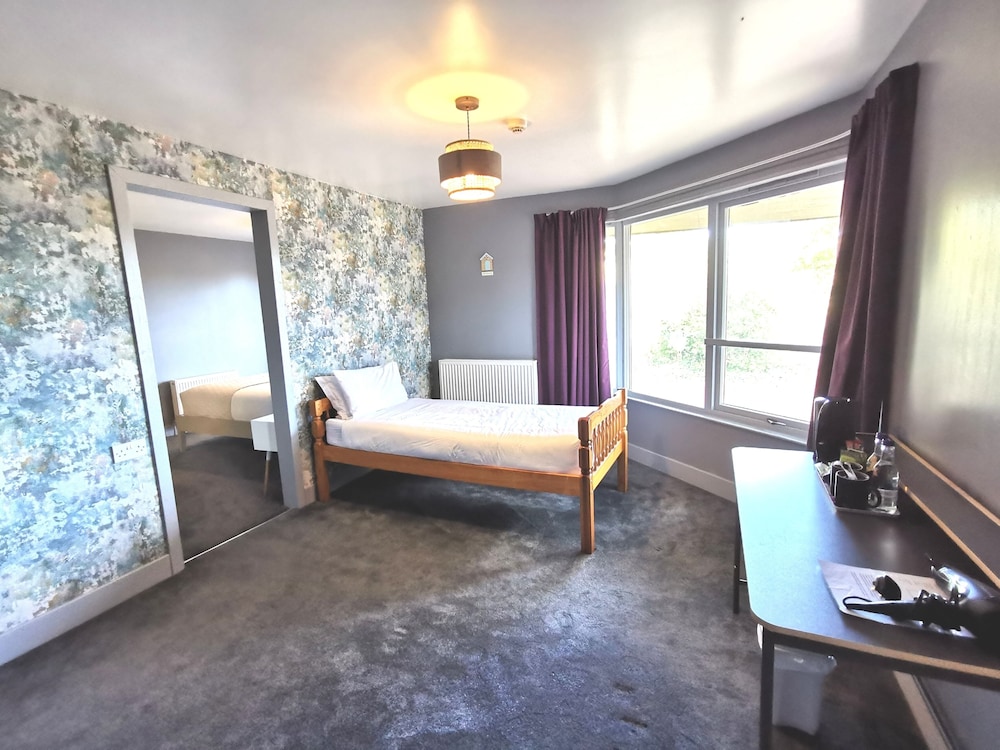 Deluxe Quadruple Room, Multiple Beds, Non Smoking, Ensuite (Wing King Room 13-Ground Floor) photo 3