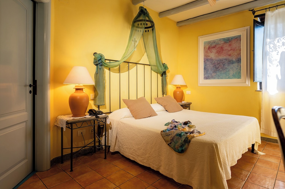 Classic Double Room, 1 Double Bed, Partial Sea View photo 1