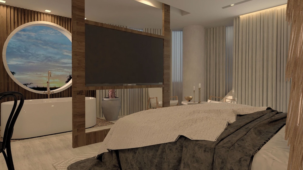 Luxury Suite, City View