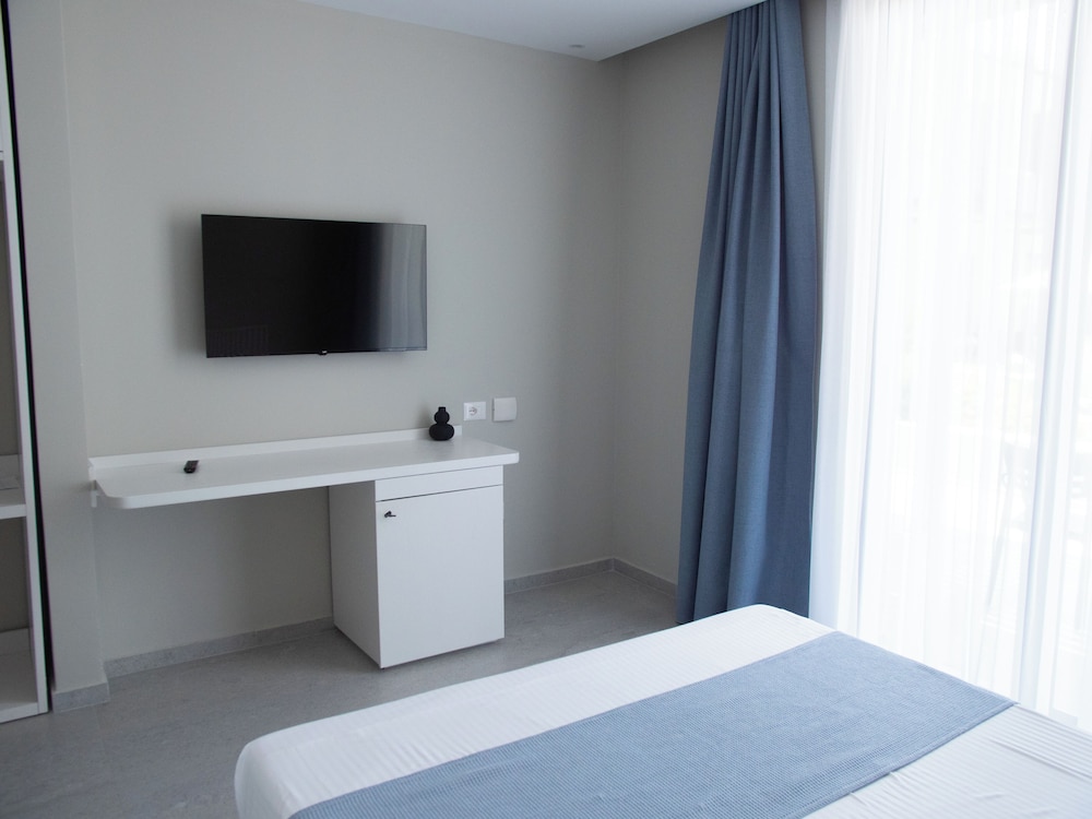 Double Room, Balcony, Sea View photo 3