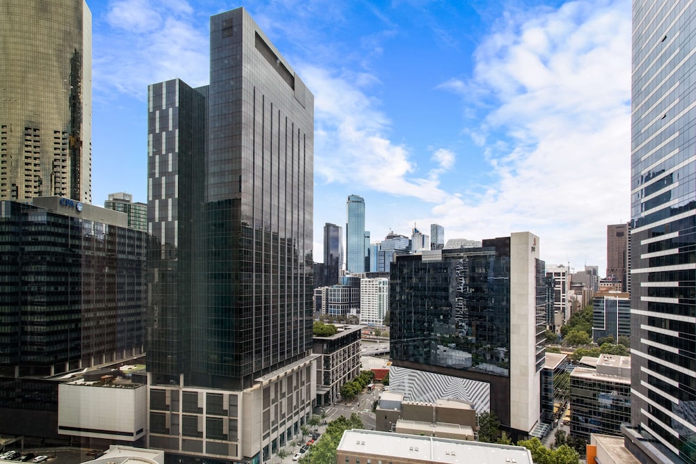 One Bedroom King Or Twin With City View