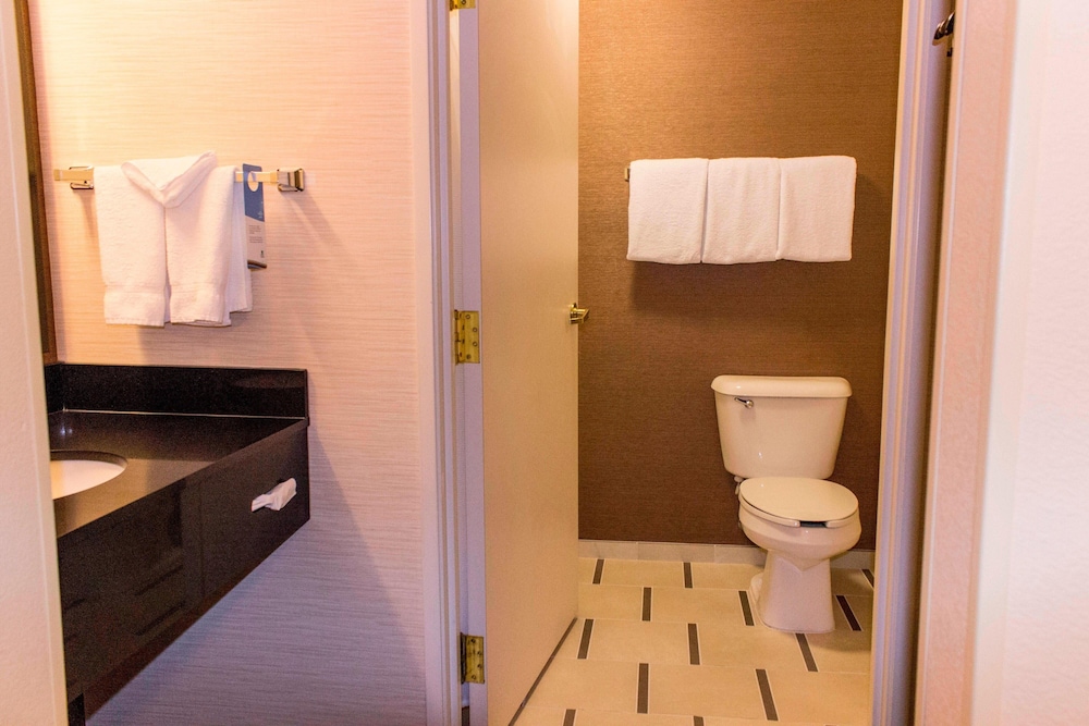 Room, 2 Queen Beds (Mobility/Hearing Access, Roll-in Shwr) - Photo 6