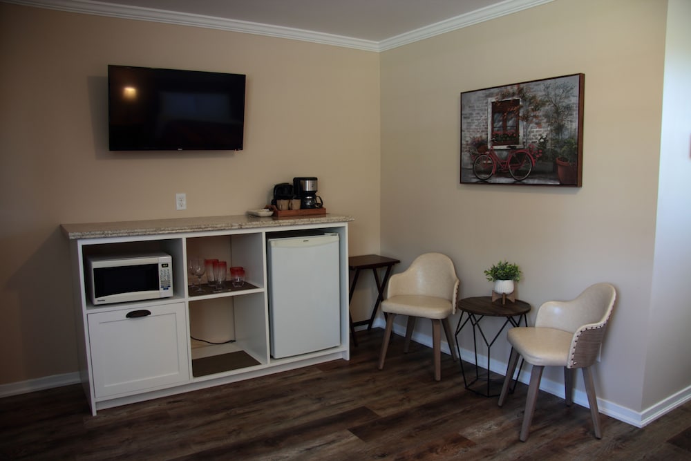 Guest Room with Kitchenette