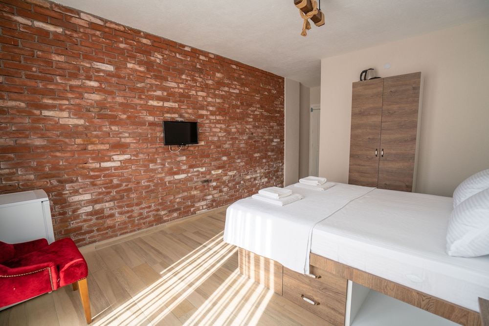 Standard Double Room - Photo 5