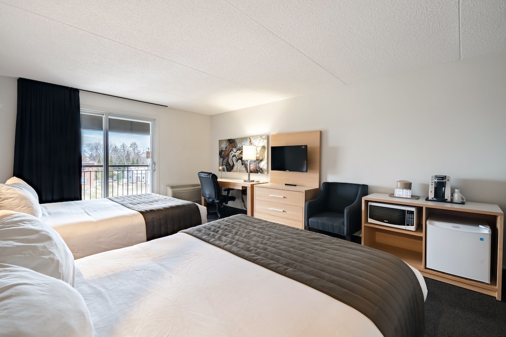 Classic Double Room, 2 Queen Beds - Photo 2